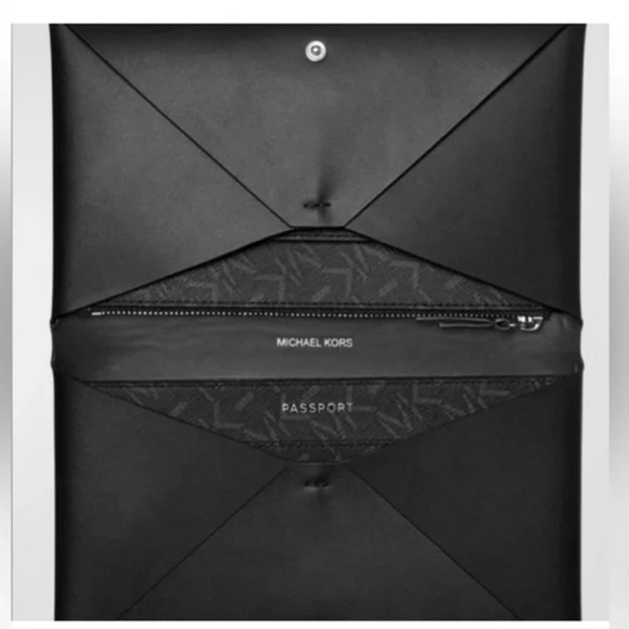 MICHAEL KORS Empire Logo Signature Silver-Tone Hardware 3-in-1 Black Wallet NWT - Picture 15 of 16